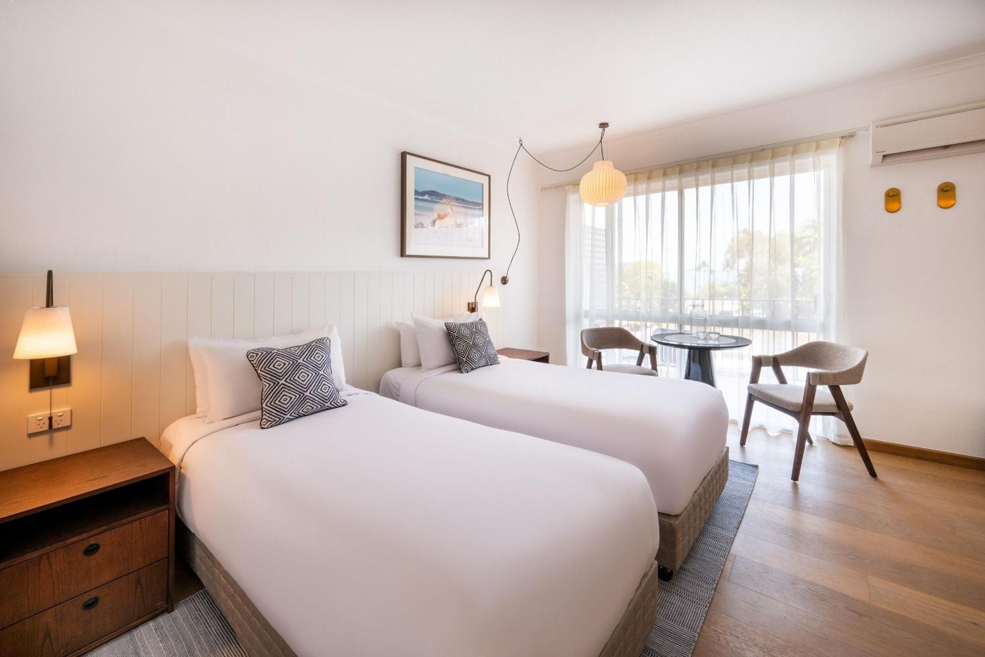 Mantra Club Croc Hotel Airlie Beach Exterior photo