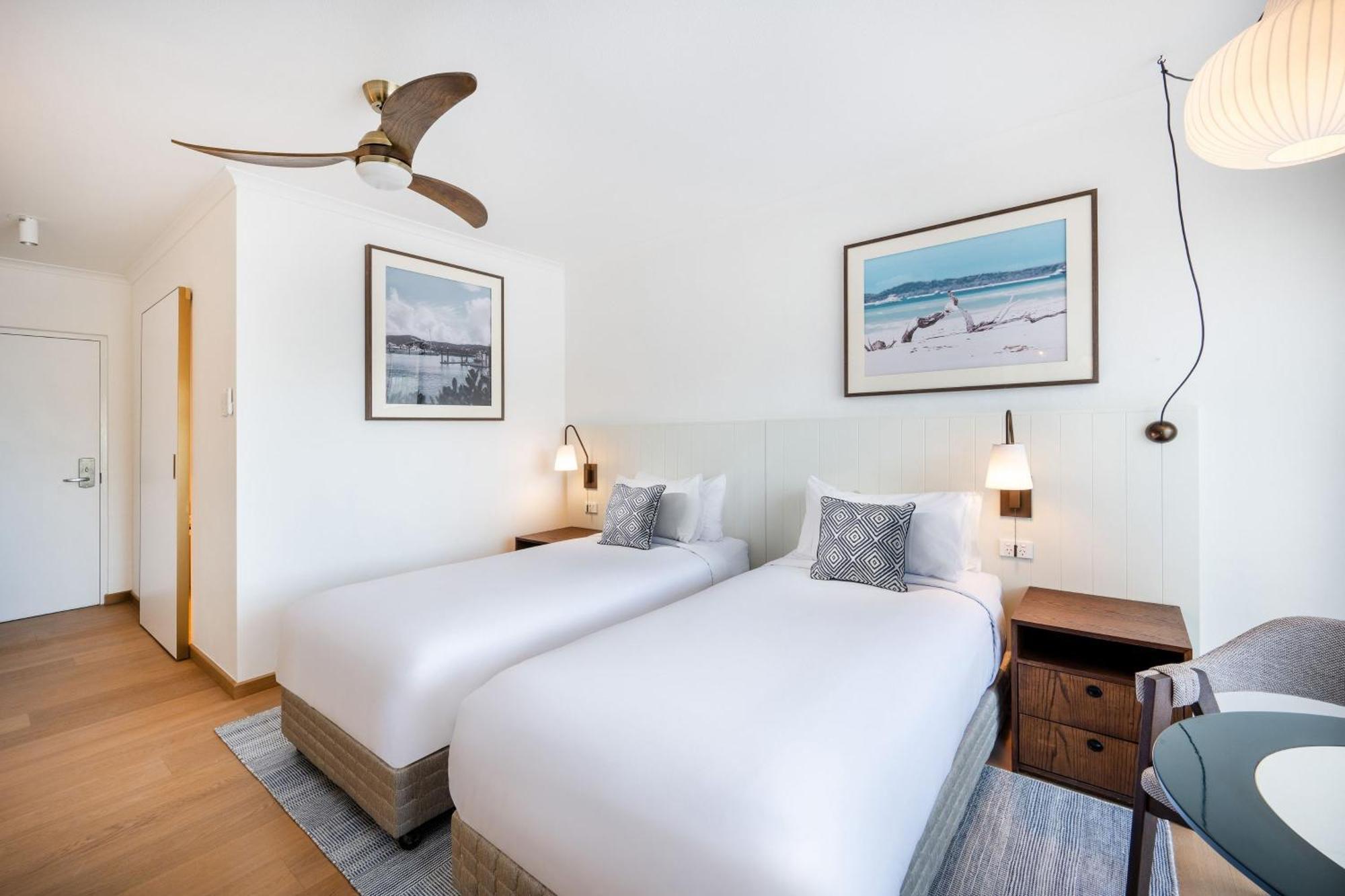 Mantra Club Croc Hotel Airlie Beach Exterior photo