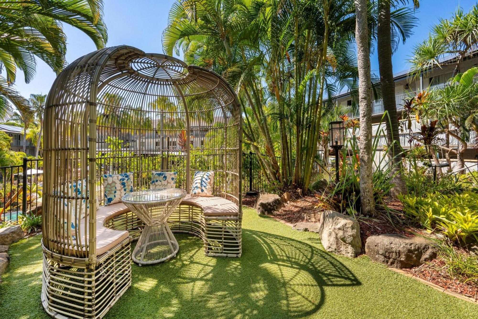 Mantra Club Croc Hotel Airlie Beach Exterior photo