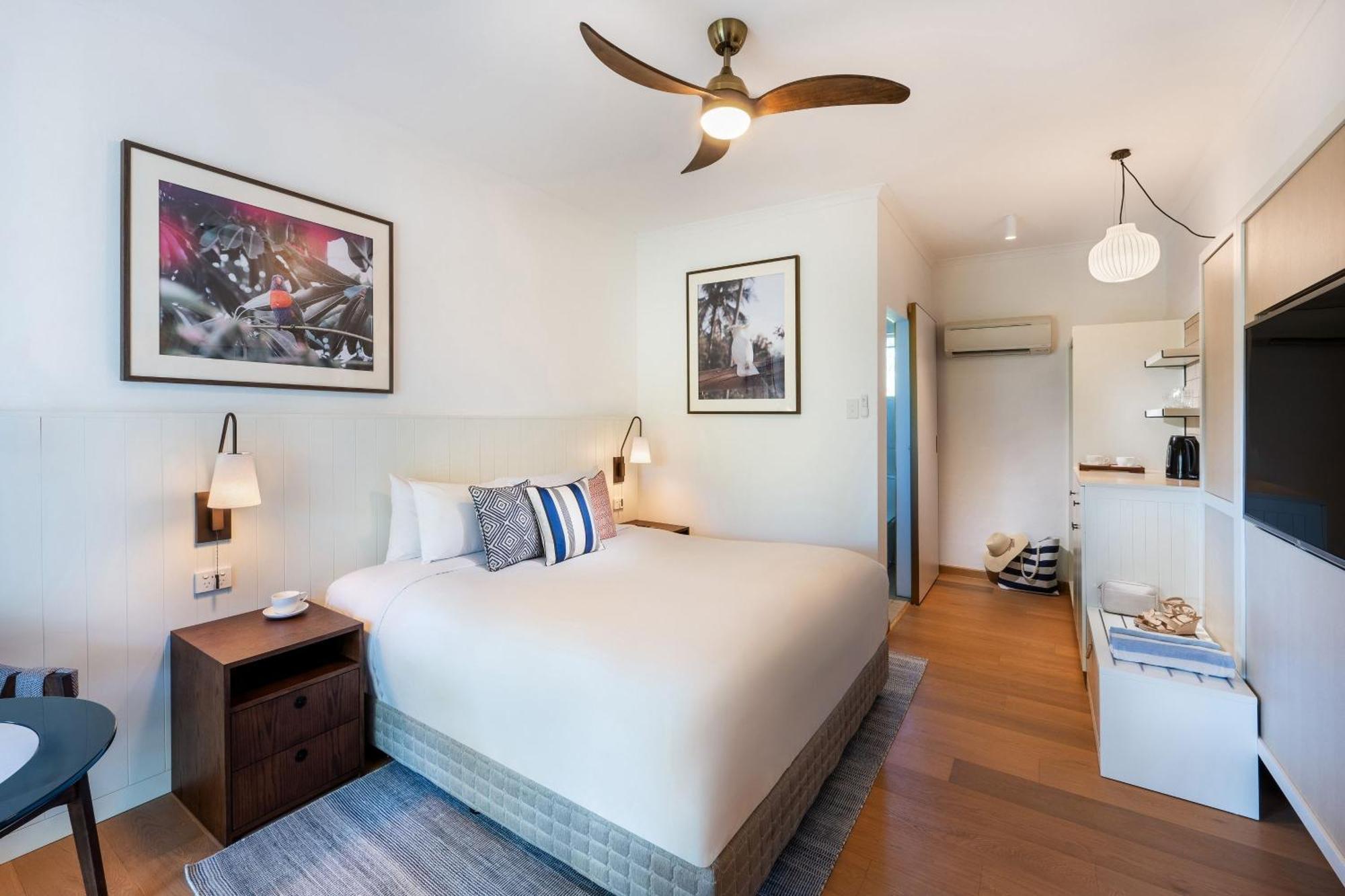 Mantra Club Croc Hotel Airlie Beach Exterior photo