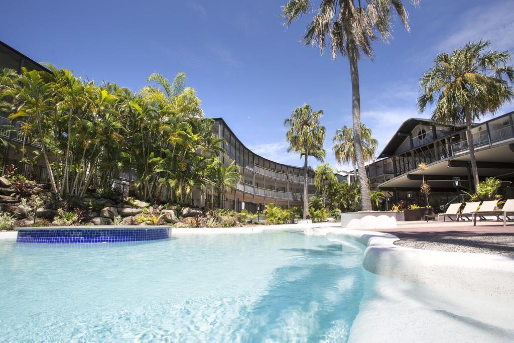Mantra Club Croc Hotel Airlie Beach Exterior photo