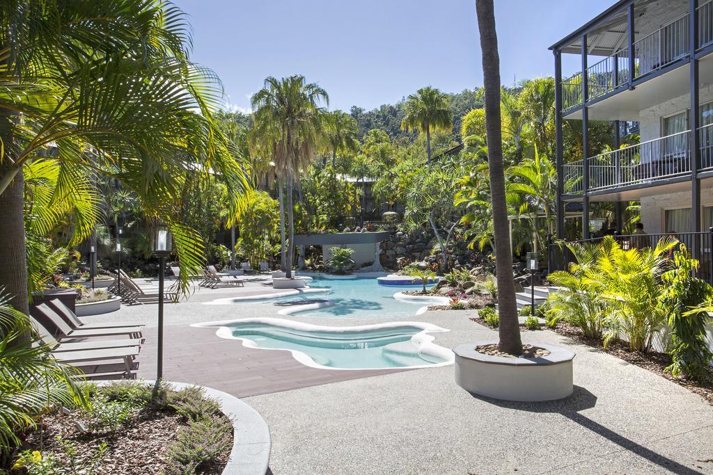 Mantra Club Croc Hotel Airlie Beach Exterior photo