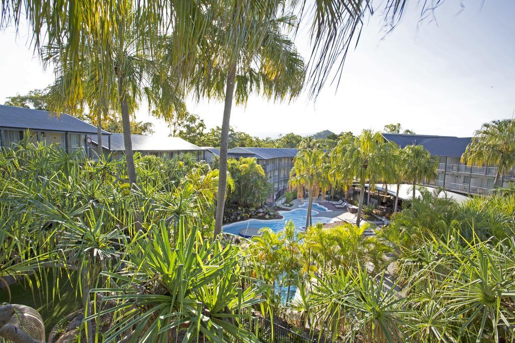 Mantra Club Croc Hotel Airlie Beach Exterior photo