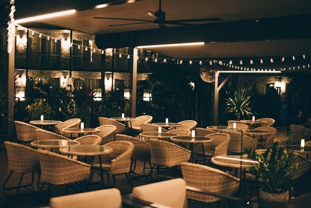 Mantra Club Croc Hotel Airlie Beach Exterior photo